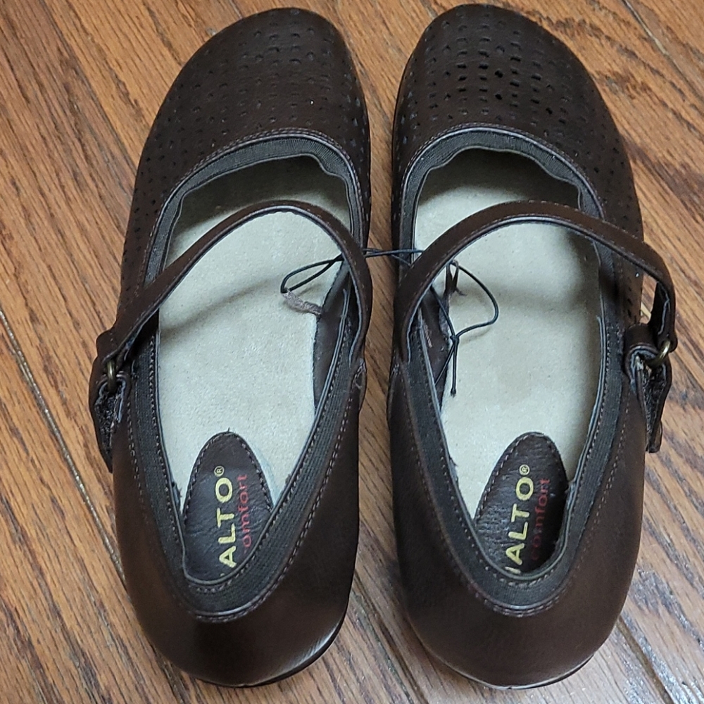 Rialto Vanessa Style Mary Jane Clogs Shoes View 5